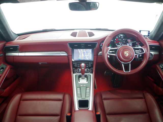 ポルシェ ９１１ カレラ 兵庫県 2017(平29)年 1.6万km 白 20インチRSスパイダーデザインホイール/スペシャルインテリアカラー/カラークレスト/純正ナビ/BT/USB/バックカメラ/ETC/シートヒーター/ドライブレコーダー/純正フロアマット/前後コーナーセンサー