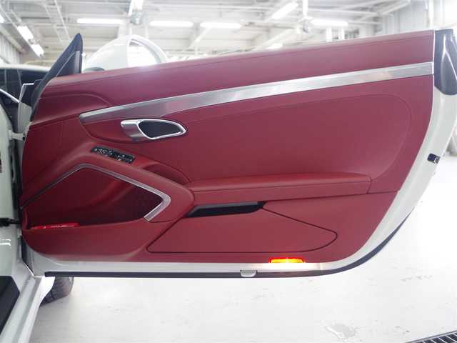 ポルシェ ９１１ カレラ 兵庫県 2017(平29)年 1.6万km 白 20インチRSスパイダーデザインホイール/スペシャルインテリアカラー/カラークレスト/純正ナビ/BT/USB/バックカメラ/ETC/シートヒーター/ドライブレコーダー/純正フロアマット/前後コーナーセンサー