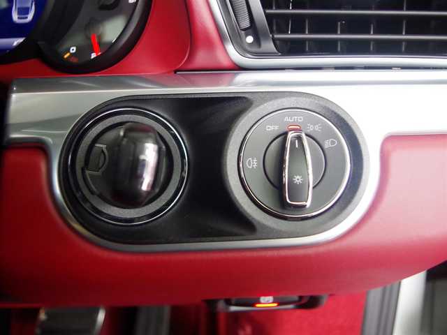 ポルシェ ９１１ カレラ 兵庫県 2017(平29)年 1.6万km 白 20インチRSスパイダーデザインホイール/スペシャルインテリアカラー/カラークレスト/純正ナビ/BT/USB/バックカメラ/ETC/シートヒーター/ドライブレコーダー/純正フロアマット/前後コーナーセンサー