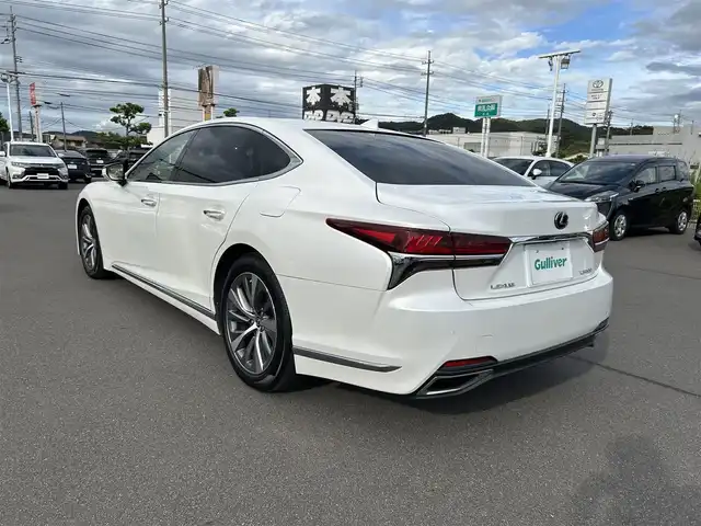 レクサス ＬＳ 500 岡山県 2019(平31)年 8.2万km ソニッククォーツ 登録時走行距離81192km/純正12.3インチナビ/フルセグTV(AM.FM.CD.DVD.TV.BT)/全方位バックカメラ/ETC2.0/ブラインドスポットモニター/ドライブレコーダー/シートヒーター/エアシート/クリアランスソナー/衝突軽減ブレーキ/横滑り防止装置/レーダークルーズコントロール/レーンキープアシスト/オートライト/オートマチックハイビーム/アイドリングストップ/電動リアゲート/電動リアサンシェード/19インチ純正AW/純正フロアマット/レザーシート/D+N席パワーシート