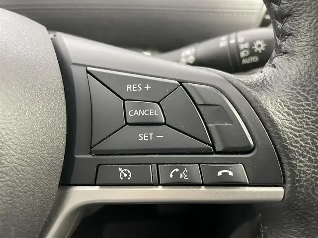 日産 セレナ e－パワー ハイウェイスター V 愛知県 2020(令2)年 8.9万km ブリリアントホワイトパール 2トーン 純正7インチナビ/Bluetooth/バックカメラ/フルセグTV/衝突被害軽減システム/横滑り防止装置/クルーズコントロール/レーンキープアシスト/コーナーセンサー/ブラインドスポットモニター/オートライト/LEDヘッドライト/LEDフォグランプ/両側パワースライドドア/ドライブレコーダー/ETC/純正AW/純正フロアマット/プッシュスタート/スマートキー/スペアキー