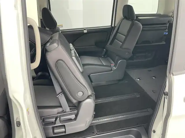 日産 セレナ e－パワー ハイウェイスター V 愛知県 2020(令2)年 8.9万km ブリリアントホワイトパール 2トーン 純正7インチナビ/Bluetooth/バックカメラ/フルセグTV/衝突被害軽減システム/横滑り防止装置/クルーズコントロール/レーンキープアシスト/コーナーセンサー/ブラインドスポットモニター/オートライト/LEDヘッドライト/LEDフォグランプ/両側パワースライドドア/ドライブレコーダー/ETC/純正AW/純正フロアマット/プッシュスタート/スマートキー/スペアキー