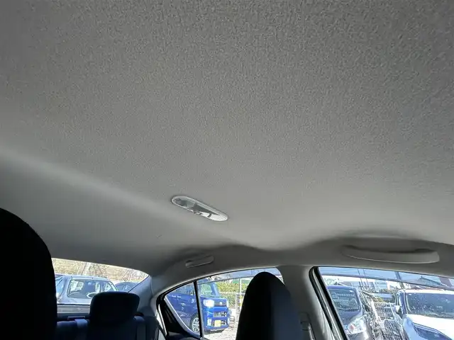 日産 ラティオ G 長崎県 2012(平24)年 12.4万km ホワイトパール 純正ナビ/（CD/DVD/BT/フルセグ）/バックカメラ/ETC/スマートキー/プッシュスタート/電動格納ミラー/アイドリングストップ/ヘッドライトレベライザー