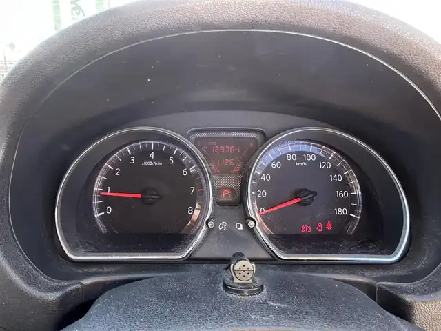 日産 ラティオ G 長崎県 2012(平24)年 12.4万km ホワイトパール 純正ナビ/（CD/DVD/BT/フルセグ）/バックカメラ/ETC/スマートキー/プッシュスタート/電動格納ミラー/アイドリングストップ/ヘッドライトレベライザー