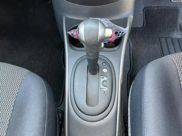 日産 ラティオ G 長崎県 2012(平24)年 12.4万km ホワイトパール 純正ナビ/（CD/DVD/BT/フルセグ）/バックカメラ/ETC/スマートキー/プッシュスタート/電動格納ミラー/アイドリングストップ/ヘッドライトレベライザー