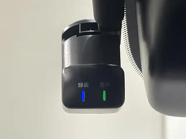 日産 オーラ G 愛知県 2022(令4)年 0.3万km ピュアホワイトパール / スーパーブラック 2トーン 純正９インチナビ/ＢＯＳＥサウンドシステム/アラウンドビューモニター/プロパイロット/ワイヤレス充電/デジタルインナーミラー/前後ドライブレコーダー/ビルトインＥＴＣ２．０/衝突軽減ブレーキ/車線逸脱警報/ブラインドスポットモニター/クリアランスソナー　/電動パーキングブレーキ/ハーフレザーシート/アクセサリーソケット/USB＆HDMI入力端子/ISOFIX/純正フロアマット/純正17インチアルミホイール