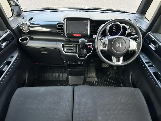 ホンダ Ｎ ＢＯＸ カスタム SSブラックSパッケージ 鹿児島県 2017(平29)年 8.1万km クリスタルブラックパール あんしんパッケージ/純正ナビ/　　CD/DVD/BT/フルセグ/バックカメラ/両側パワースライドドア/HIDオートライト/シートヒーター/純正14インチアルミホイール/ステアリングスイッチ/アイドリングストップ/スマートキー/ETC