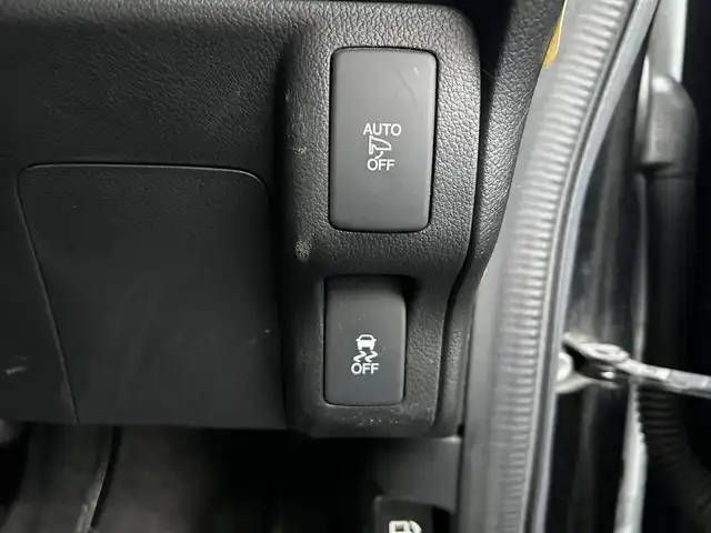 ホンダ Ｎ ＢＯＸ カスタム SSブラックSパッケージ 鹿児島県 2017(平29)年 8.1万km クリスタルブラックパール あんしんパッケージ/純正ナビ/　　CD/DVD/BT/フルセグ/バックカメラ/両側パワースライドドア/HIDオートライト/シートヒーター/純正14インチアルミホイール/ステアリングスイッチ/アイドリングストップ/スマートキー/ETC