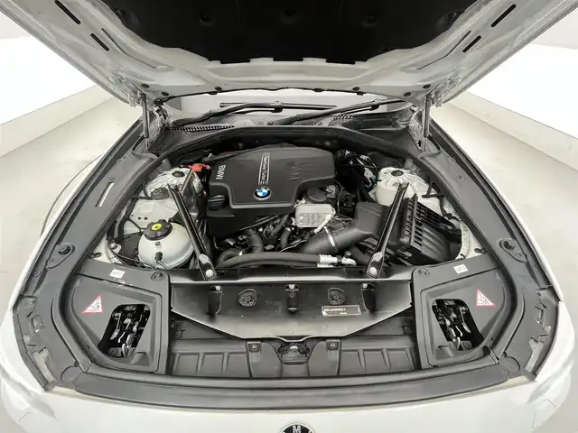 ＢＭＷ ５２３ｉ Mスポーツ 滋賀県 2012(平24)年 12.3万km アルピンホワイトⅢ 純正10.2インチナビ/Bluetooth/CD/DVD/フルセグTV/バックカメラ/クルーズコントロール/クリアランスソナー/MTモード付AT/パドルシフト/アイドリングストップ/運転席パワーシート/純正18インチアルミホイール/ETC