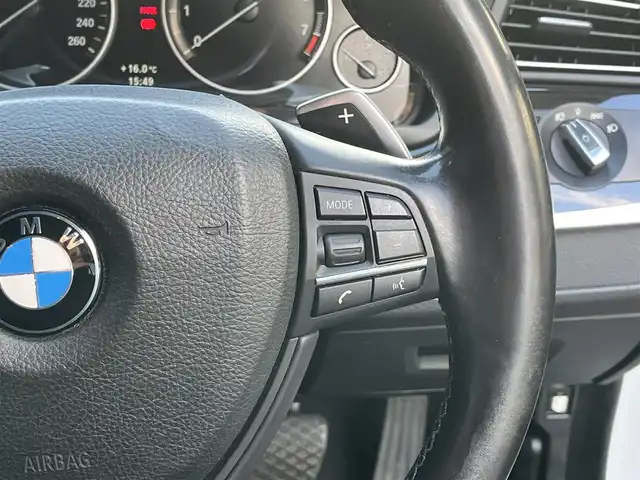 ＢＭＷ ５２３ｉ Mスポーツ 滋賀県 2012(平24)年 12.3万km アルピンホワイトⅢ 純正10.2インチナビ/Bluetooth/CD/DVD/フルセグTV/バックカメラ/クルーズコントロール/クリアランスソナー/MTモード付AT/パドルシフト/アイドリングストップ/運転席パワーシート/純正18インチアルミホイール/ETC