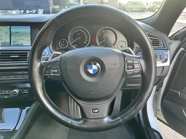 ＢＭＷ ５２３ｉ Mスポーツ 滋賀県 2012(平24)年 12.3万km アルピンホワイトⅢ 純正10.2インチナビ/Bluetooth/CD/DVD/フルセグTV/バックカメラ/クルーズコントロール/クリアランスソナー/MTモード付AT/パドルシフト/アイドリングストップ/運転席パワーシート/純正18インチアルミホイール/ETC