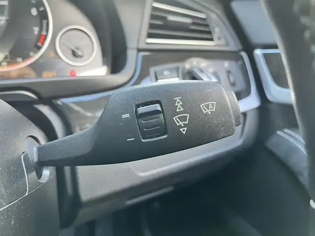 ＢＭＷ ５２３ｉ Mスポーツ 滋賀県 2012(平24)年 12.3万km アルピンホワイトⅢ 純正10.2インチナビ/Bluetooth/CD/DVD/フルセグTV/バックカメラ/クルーズコントロール/クリアランスソナー/MTモード付AT/パドルシフト/アイドリングストップ/運転席パワーシート/純正18インチアルミホイール/ETC