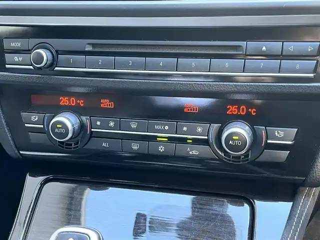 ＢＭＷ ５２３ｉ Mスポーツ 滋賀県 2012(平24)年 12.3万km アルピンホワイトⅢ 純正10.2インチナビ/Bluetooth/CD/DVD/フルセグTV/バックカメラ/クルーズコントロール/クリアランスソナー/MTモード付AT/パドルシフト/アイドリングストップ/運転席パワーシート/純正18インチアルミホイール/ETC