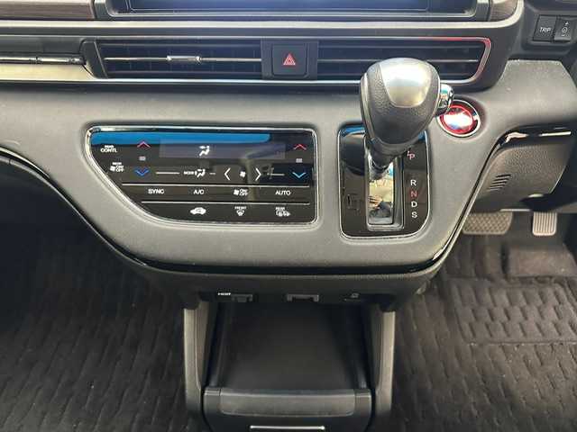 ホンダ オデッセイ アブソルート EX 兵庫県 2021(令3)年 3万km プレミアムヴィーナスブラックP 純正10インチナビ（CD/DVD・FM/AM・BT・フルセグ）/純正フリップダウンモニター/全方位カメラ/両側パワースライドドア/ETC2.0/パワーバックドア/パワーシート（D/N席）/シートヒーター（D/N席）/純正AW18インチ/純正フロアマット/追従式クルーズコントロール/プッシュスタート/スマートキー/BSM/ホンダセンシング/LEDヘッドランプ/フォグランプ/オートライト/電動格納ミラー/ウインカーミラー/ドアバイザー/パドルシフト/コーナーセンサー前後/オットマン