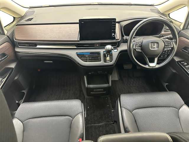 ホンダ オデッセイ アブソルート EX 兵庫県 2021(令3)年 3万km プレミアムヴィーナスブラックP 純正10インチナビ（CD/DVD・FM/AM・BT・フルセグ）/純正フリップダウンモニター/全方位カメラ/両側パワースライドドア/ETC2.0/パワーバックドア/パワーシート（D/N席）/シートヒーター（D/N席）/純正AW18インチ/純正フロアマット/追従式クルーズコントロール/プッシュスタート/スマートキー/BSM/ホンダセンシング/LEDヘッドランプ/フォグランプ/オートライト/電動格納ミラー/ウインカーミラー/ドアバイザー/パドルシフト/コーナーセンサー前後/オットマン