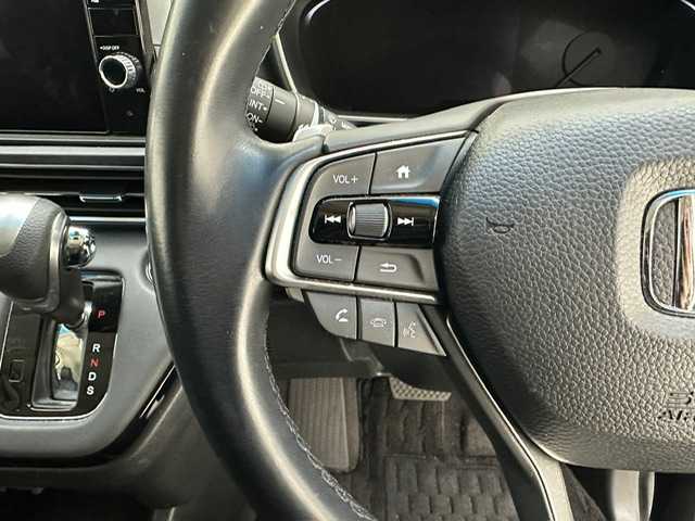 ホンダ オデッセイ アブソルート EX 兵庫県 2021(令3)年 3万km プレミアムヴィーナスブラックP 純正10インチナビ（CD/DVD・FM/AM・BT・フルセグ）/純正フリップダウンモニター/全方位カメラ/両側パワースライドドア/ETC2.0/パワーバックドア/パワーシート（D/N席）/シートヒーター（D/N席）/純正AW18インチ/純正フロアマット/追従式クルーズコントロール/プッシュスタート/スマートキー/BSM/ホンダセンシング/LEDヘッドランプ/フォグランプ/オートライト/電動格納ミラー/ウインカーミラー/ドアバイザー/パドルシフト/コーナーセンサー前後/オットマン