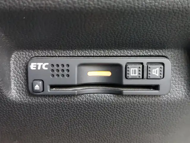 ホンダ フリード ハイブリット G ホンダセンシング 東京都 2018(平30)年 7.7万km ホワイトオーキッドパール 純正9インチナビ(VXM-175VFNi)/【CD/DVD/FM/AM/TV/ipod/SD/USB/BT/VTR/ AUX/HDMI】/バックカメラ/ビルトインETC/両側電動スライドドア/アダクティブクルーズコントロール/衝突軽減ブレーキ/LKAS/LEDヘッドライト/Sパッケージ/・ハーフレザーシート/・純正15インチAW/・本革巻きステアリング/プッシュスタート/スマートキー