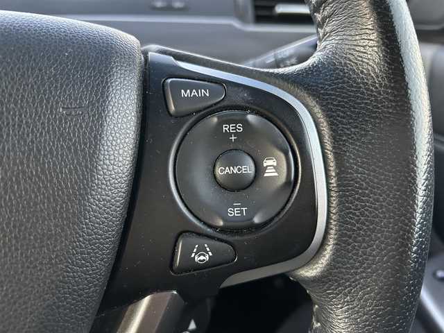 ホンダ フリード ハイブリット EX 岡山県 2016(平28)年 5.4万km ホワイトオーキッドパール 登録時走行距離58334km/ワンオーナー/純正9インチナビ/フルセグTV(AM/FM/CD/DVD/Bluetooth/HDMI)/純正12.8インチフリップダウンモニター/バックカメラ/両側パワースライドドア/ビルトインETC/ホンダセンシング/・アダプティブクルーズコントロール/・レーンキープアシスト/・衝突軽減ブレーキ/・路外逸脱抑制機能/・先行車発進お知らせ機能/・標識認識機能/横滑り抑制機能/車両接近通報装置/フロントガラス熱線スイッチ/D/N席シートヒーター/USB入力端子/ロールサンシェード/ハーフレザーシート/15インチ純正AW　/純正フロアマット