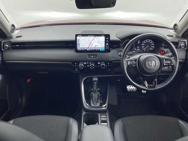 ホンダ ヴェゼル ハイブリッド e:HEV Z 秋田県 2021(令3)年 3.3万km プレミアムクリスタルレッドM 4WD/純正ナビ　/フルセグTV　/全方位カメラ　/ETC2.0/横滑り防止装置 /前後ドライブレコーダー /クルーズコントロール/ステアリングリモコン /プッシュスタート /クリアランスソナー /フロントワイパーデアイサー/ステアリングヒーター/ヒルディセントコントロール/DRIVE　MODE/前席シートヒーター/オートエアコン/パドルシフト/USBポート/革巻きステアリング/ハーフレザーシート/自動パーキングブレーキ/ブレーキホールド/電動リアゲート/コーナーセンサー/プッシュスタート/ワイヤレス充電/フォグライト/サイドバイザー/ウィンカーミラー/純正AW