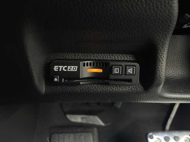 ホンダ ヴェゼル ハイブリッド e:HEV Z 秋田県 2021(令3)年 3.3万km プレミアムクリスタルレッドM 4WD/純正ナビ　/フルセグTV　/全方位カメラ　/ETC2.0/横滑り防止装置 /前後ドライブレコーダー /クルーズコントロール/ステアリングリモコン /プッシュスタート /クリアランスソナー /フロントワイパーデアイサー/ステアリングヒーター/ヒルディセントコントロール/DRIVE　MODE/前席シートヒーター/オートエアコン/パドルシフト/USBポート/革巻きステアリング/ハーフレザーシート/自動パーキングブレーキ/ブレーキホールド/電動リアゲート/コーナーセンサー/プッシュスタート/ワイヤレス充電/フォグライト/サイドバイザー/ウィンカーミラー/純正AW