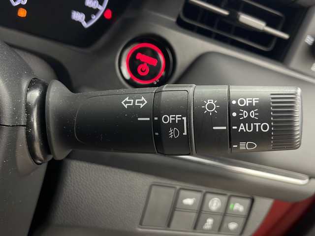 ホンダ ヴェゼル ハイブリッド e:HEV Z 秋田県 2021(令3)年 3.3万km プレミアムクリスタルレッドM 4WD/純正ナビ　/フルセグTV　/全方位カメラ　/ETC2.0/横滑り防止装置 /前後ドライブレコーダー /クルーズコントロール/ステアリングリモコン /プッシュスタート /クリアランスソナー /フロントワイパーデアイサー/ステアリングヒーター/ヒルディセントコントロール/DRIVE　MODE/前席シートヒーター/オートエアコン/パドルシフト/USBポート/革巻きステアリング/ハーフレザーシート/自動パーキングブレーキ/ブレーキホールド/電動リアゲート/コーナーセンサー/プッシュスタート/ワイヤレス充電/フォグライト/サイドバイザー/ウィンカーミラー/純正AW