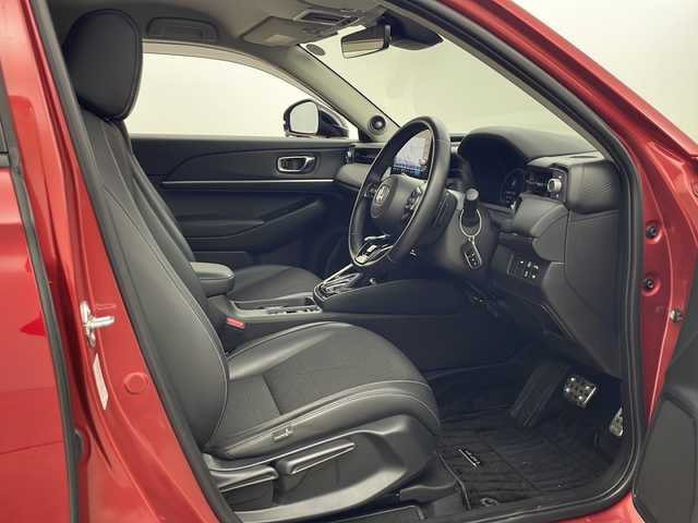 ホンダ ヴェゼル ハイブリッド e:HEV Z 秋田県 2021(令3)年 3.3万km プレミアムクリスタルレッドM 4WD/純正ナビ　/フルセグTV　/全方位カメラ　/ETC2.0/横滑り防止装置 /前後ドライブレコーダー /クルーズコントロール/ステアリングリモコン /プッシュスタート /クリアランスソナー /フロントワイパーデアイサー/ステアリングヒーター/ヒルディセントコントロール/DRIVE　MODE/前席シートヒーター/オートエアコン/パドルシフト/USBポート/革巻きステアリング/ハーフレザーシート/自動パーキングブレーキ/ブレーキホールド/電動リアゲート/コーナーセンサー/プッシュスタート/ワイヤレス充電/フォグライト/サイドバイザー/ウィンカーミラー/純正AW