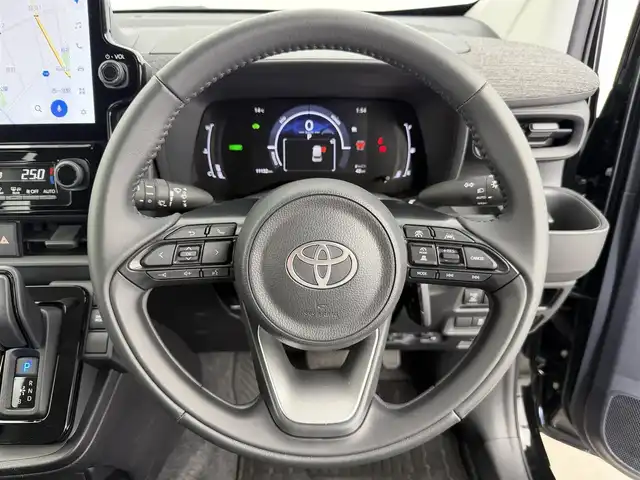 トヨタ シエンタ ハイブリッド Z 愛知県 2025(令7)年 1.2万km ブラック ディスプレイオーディオ/パノラマミックビューモニター/両側パワースライドドア/ブラインドスポットモニター/プリクラッシュセーフティシステム/レーダークルーズコントロール/LEDヘッドライト/フルセグTV/ドライブレコーダー/スマートキー/プッシュスタート/電動格納ミラー/ETC/Bluetooth/apple car play/android auto