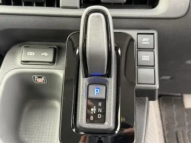 トヨタ シエンタ ハイブリッド Z 愛知県 2025(令7)年 1.2万km ブラック ディスプレイオーディオ/パノラマミックビューモニター/両側パワースライドドア/ブラインドスポットモニター/プリクラッシュセーフティシステム/レーダークルーズコントロール/LEDヘッドライト/フルセグTV/ドライブレコーダー/スマートキー/プッシュスタート/電動格納ミラー/ETC/Bluetooth/apple car play/android auto