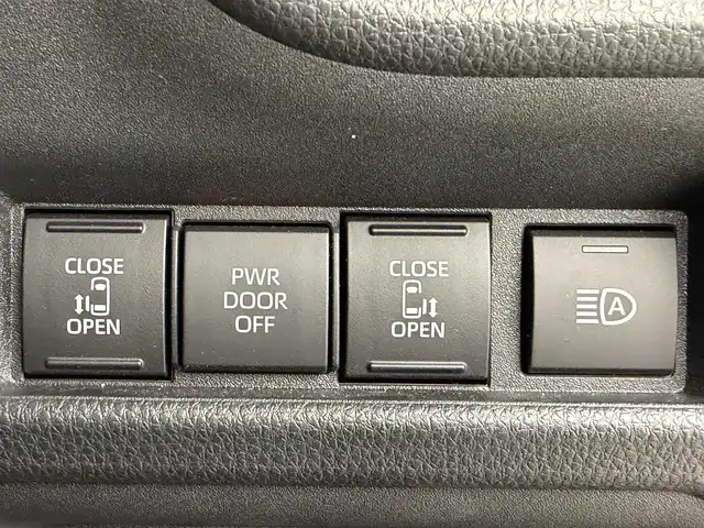 トヨタ シエンタ ハイブリッド Z 愛知県 2025(令7)年 1.2万km ブラック ディスプレイオーディオ/パノラマミックビューモニター/両側パワースライドドア/ブラインドスポットモニター/プリクラッシュセーフティシステム/レーダークルーズコントロール/LEDヘッドライト/フルセグTV/ドライブレコーダー/スマートキー/プッシュスタート/電動格納ミラー/ETC/Bluetooth/apple car play/android auto