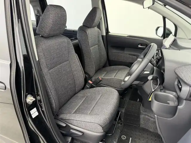 トヨタ シエンタ ハイブリッド Z 愛知県 2025(令7)年 1.2万km ブラック ディスプレイオーディオ/パノラマミックビューモニター/両側パワースライドドア/ブラインドスポットモニター/プリクラッシュセーフティシステム/レーダークルーズコントロール/LEDヘッドライト/フルセグTV/ドライブレコーダー/スマートキー/プッシュスタート/電動格納ミラー/ETC/Bluetooth/apple car play/android auto