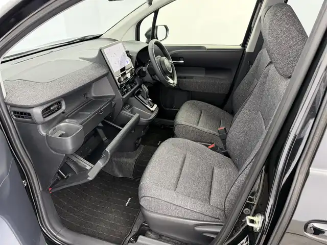 トヨタ シエンタ ハイブリッド Z 愛知県 2025(令7)年 1.2万km ブラック ディスプレイオーディオ/パノラマミックビューモニター/両側パワースライドドア/ブラインドスポットモニター/プリクラッシュセーフティシステム/レーダークルーズコントロール/LEDヘッドライト/フルセグTV/ドライブレコーダー/スマートキー/プッシュスタート/電動格納ミラー/ETC/Bluetooth/apple car play/android auto