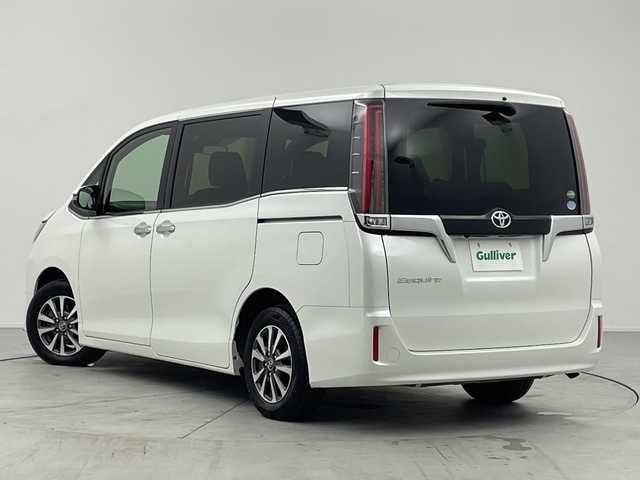 トヨタ エスクァイア Gi 愛知県 2017(平29)年 3.3万km ホワイトパールクリスタルシャイン 【簡易/純正ナビ(NSCD-W66)/ワンセグTV・Bluetooth・CD・SD・AM・FM/バックカメラ/両側パワースライドドア/ビルトインETC/前後ドライブレコーダー/ハーフレザーシート/前席シートヒーター/トヨタセーフティセンス/プリクラッシュセーフティ/レーンディパーチャーアラート/オートマチックハイビーム/アイドリングストップ/クルーズコントロール/先行車発進告知/横滑り防止/LEDヘッドライト/オートライト/フロントフォグランプ/革巻きステアリング/ナノイー/オートエアコン+リヤクーラー/プッシュスタート/スマートキー/純正15インチAW/フロアマット/保証書・取扱説明書/スペアキー