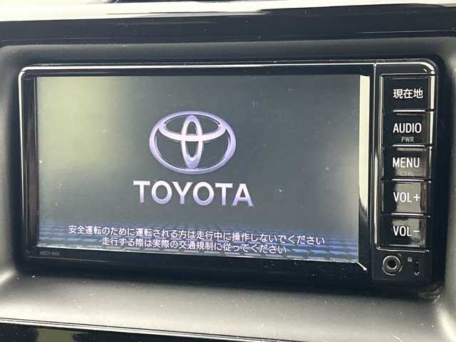 トヨタ エスクァイア Gi 愛知県 2017(平29)年 3.3万km ホワイトパールクリスタルシャイン 【簡易/純正ナビ(NSCD-W66)/ワンセグTV・Bluetooth・CD・SD・AM・FM/バックカメラ/両側パワースライドドア/ビルトインETC/前後ドライブレコーダー/ハーフレザーシート/前席シートヒーター/トヨタセーフティセンス/プリクラッシュセーフティ/レーンディパーチャーアラート/オートマチックハイビーム/アイドリングストップ/クルーズコントロール/先行車発進告知/横滑り防止/LEDヘッドライト/オートライト/フロントフォグランプ/革巻きステアリング/ナノイー/オートエアコン+リヤクーラー/プッシュスタート/スマートキー/純正15インチAW/フロアマット/保証書・取扱説明書/スペアキー