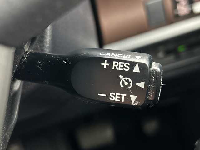 トヨタ エスクァイア Gi 愛知県 2017(平29)年 3.3万km ホワイトパールクリスタルシャイン 【簡易/純正ナビ(NSCD-W66)/ワンセグTV・Bluetooth・CD・SD・AM・FM/バックカメラ/両側パワースライドドア/ビルトインETC/前後ドライブレコーダー/ハーフレザーシート/前席シートヒーター/トヨタセーフティセンス/プリクラッシュセーフティ/レーンディパーチャーアラート/オートマチックハイビーム/アイドリングストップ/クルーズコントロール/先行車発進告知/横滑り防止/LEDヘッドライト/オートライト/フロントフォグランプ/革巻きステアリング/ナノイー/オートエアコン+リヤクーラー/プッシュスタート/スマートキー/純正15インチAW/フロアマット/保証書・取扱説明書/スペアキー