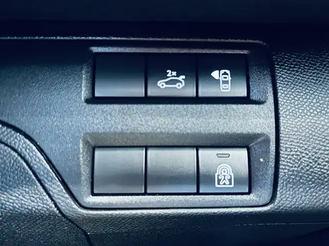 プジョー ３００８ GTライン ブルー HDi 大阪府 2020(令2)年 4.1万km パール サンルーフ/ACC/純正ナビ/TV/バック・サイドカメラ/applecarplay/純正18インチAW/LEDヘッドライト/電動リアゲート/ワイヤレス充電/ブラインドスポット/クリアランスソナー/パドルシフト/ルーフレール/ハーフ革/Dメモリ付きパワーシート/シートヒーター/デジタルインナーミラー