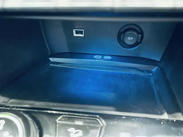 プジョー ３００８ GTライン ブルー HDi 大阪府 2020(令2)年 4.1万km パール サンルーフ/ACC/純正ナビ/TV/バック・サイドカメラ/applecarplay/純正18インチAW/LEDヘッドライト/電動リアゲート/ワイヤレス充電/ブラインドスポット/クリアランスソナー/パドルシフト/ルーフレール/ハーフ革/Dメモリ付きパワーシート/シートヒーター/デジタルインナーミラー