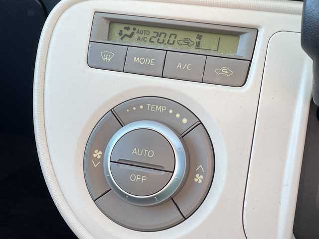 ダイハツ ミラ ココア X 新潟県 2012(平24)年 7.3万km パールホワイトⅢ 4WD/CD/AUX/ベンチシート/革調シートカバー/スマートキー/LEDヘッドライト/社外14インチアルミホイール/純正15インチAW夏タイヤ車載