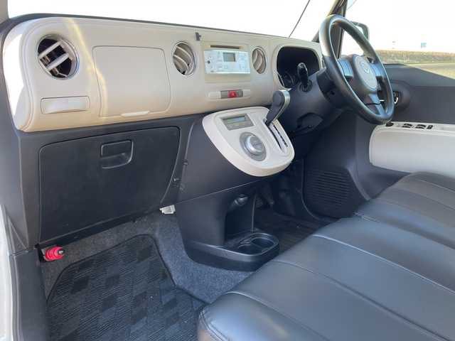 ダイハツ ミラ ココア X 新潟県 2012(平24)年 7.3万km パールホワイトⅢ 4WD/CD/AUX/ベンチシート/革調シートカバー/スマートキー/LEDヘッドライト/社外14インチアルミホイール/純正15インチAW夏タイヤ車載