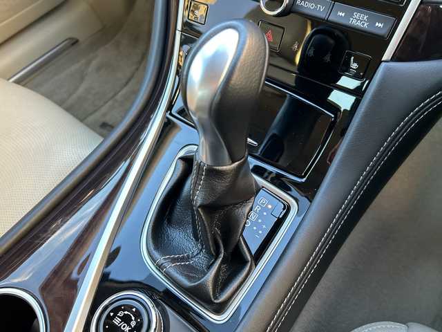 日産 スカイライン ハイブリッド 350GT Type SP 岐阜県 2014(平26)年 5.2万km ダークメタルグレー 登録時走行距離51428ｋｍ/純正８インチナビ/全方位カメラ/フルセグナビ/レーダークルーズコントロール/純正アルミホイール/シートヒーター/パワーシート/Ｂｌｕｅｔｏｏｔｈ/ビルトインＥＴＣ/純正フロアマット/衝突軽減システム/ＬＥＤヘッドライト/電動格納ミラー