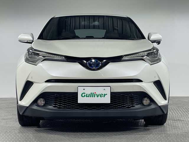 トヨタ Ｃ－ＨＲ ハイブリッド 1．8G 神奈川県 2017(平29)年 5.4万km ホワイトパールクリスタルシャイン AIS評価4.5点/トヨタセーフティセンス/社外ナビ/・フルセグ/BT/CD/DVD/SD/バックカメラ/ビルトインETC2.0/ハーフレザーシート/シートヒーターD/N席/スマートキー/・プッシュスタート/LEDヘッドライト/・フォグランプ/レーダークルーズ