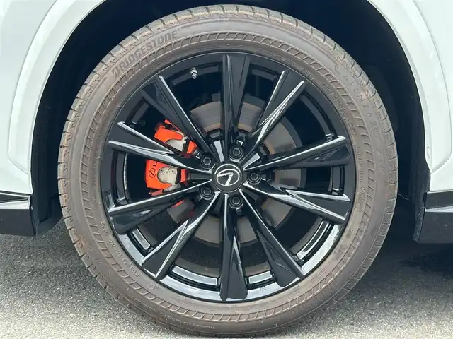 レクサス ＮＸ 350 Fスポーツ 福島県 2022(令4)年 0.9万km ホワイトノーヴァガラスフレーク ＴＲＤエアロ/パノラマサンルーフ/オレンジキャリパー/三眼フルLEDヘッドランプ/デジタルインナーミラー/赤黒レザーシート/メモリ付パワーシート/シートヒーター/シートベンチレーション/純正ナビ/360°カメラ/フルセグTV/ワイヤレス充電/パワーバックドア/純正20インチAW/ドラレコ前後/取扱説明書/保証書