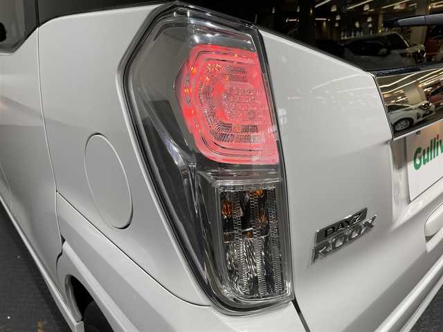 日産 デイズ ルークス ハイウェイスター Xターボ 愛媛県 2019(令1)年 5.7万km ホワイトパール 純正ナビ/プッシュスタート　/片側パワースライドドア　/アラウンドビューモニター/純正１４インチアルミ　/エマージェンシーブレーキ　/ＬＥＤライト