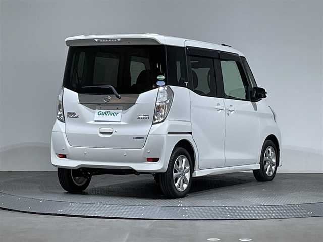 日産 デイズ ルークス ハイウェイスター Xターボ 愛媛県 2019(令1)年 5.7万km ホワイトパール 純正ナビ/プッシュスタート　/片側パワースライドドア　/アラウンドビューモニター/純正１４インチアルミ　/エマージェンシーブレーキ　/ＬＥＤライト