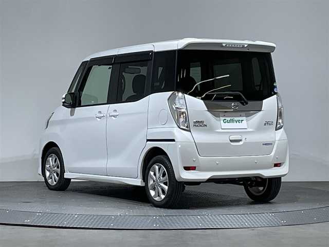 日産 デイズ ルークス ハイウェイスター Xターボ 愛媛県 2019(令1)年 5.7万km ホワイトパール 純正ナビ/プッシュスタート　/片側パワースライドドア　/アラウンドビューモニター/純正１４インチアルミ　/エマージェンシーブレーキ　/ＬＥＤライト