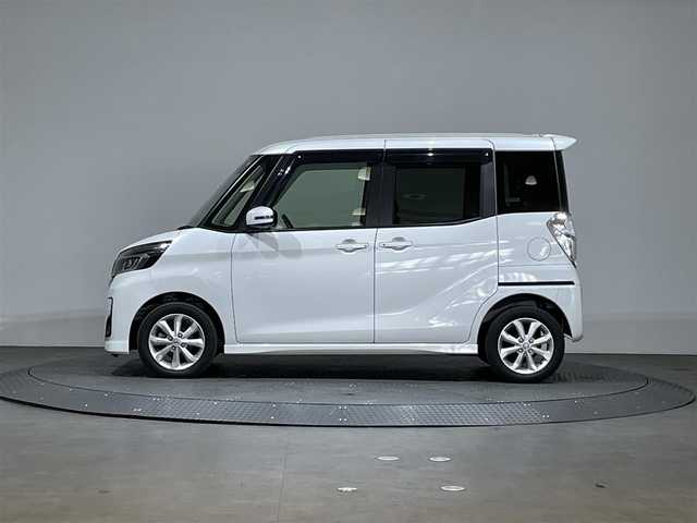 日産 デイズ ルークス ハイウェイスター Xターボ 愛媛県 2019(令1)年 5.7万km ホワイトパール 純正ナビ/プッシュスタート　/片側パワースライドドア　/アラウンドビューモニター/純正１４インチアルミ　/エマージェンシーブレーキ　/ＬＥＤライト