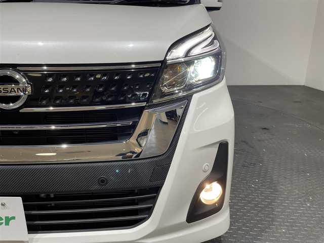 日産 デイズ ルークス ハイウェイスター Xターボ 愛媛県 2019(令1)年 5.7万km ホワイトパール 純正ナビ/プッシュスタート　/片側パワースライドドア　/アラウンドビューモニター/純正１４インチアルミ　/エマージェンシーブレーキ　/ＬＥＤライト