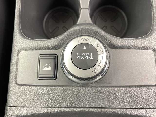 日産 エクストレイル 20X 道央・札幌 2018(平30)年 5.5万km バーニングレッド ・４WD/・純正ナビ　/（フルセグ／ＢＴ／ＣＤ／ＤＶＤ）　/・インテリジェント エマージェンシーブレーキ/・ビークルダイナミクスコントロール/・踏み間違い衝突防止アシスト/・フロント&バックソナー/・車線逸脱警報/・ダウンヒルアシストコントロール/・アイドリングストップ/・インテリジェント アラウンドビューモニター/・パーキングアシスト　/・電動リアゲート　/・ステアリングスイッチ/・電動格納ミラー/・ミラーヒーター/・スマートキー/・プッシュスタート/・オートライト　/・ＥＴＣ　/・衝突被害軽減システム/・横滑り防止装置/・盗難防止装置