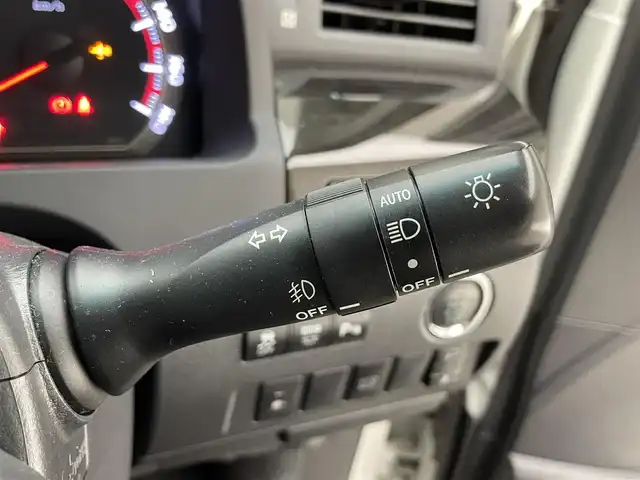 トヨタ ヴェルファイア 2．4Z ゴールデンアイズⅡ 兵庫県 2014(平26)年 4.5万km ホワイトパールクリスタルシャイン 社外メモリナビ/(CN-R300WD)/フルセグ CD DVD BT MSV/フリップダウンモニター/バックカメラ/ビルトインETC/パワーバックドア/ハーフレザーシート/オットマン/両側パワースライドドア/コーナーセンサー/HIDヘッドライト/オートライト/ISOFIX/ドアバイザー/スマートキー