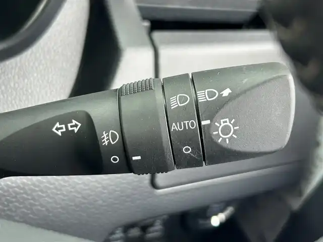 トヨタ ルーミー カスタムG 奈良県 2020(令2)年 0.7万km ブラックマイカメタリック/ファイアークォーツレッドメタリック 純正ナビ　/フルセグＴＶ　/BT/CD/SD/AUX/バックカメラ　/前後ドライブレコーダー　/ビルトインＥＴＣ　/ＡＡＣ　/両側パワースライドドア　/ワンオーナー　/ＬＥＤヘッドライト　/LEDフォグライト/オートライト/衝突被害軽減システム　/前後コーナーセンサー　/クルーズコントロール/純正14インチアルミホイール/純正フロアマット