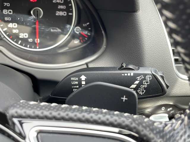 アウディ Ｑ５ 2．0 TFSI クワトロ Sライン 茨城県 2015(平27)年 6.4万km 白 サンルーフ/純正ナビ/バックカメラ/パワーバックドア/クルーズコントロール/HIDオートライト/ハーフレザーシート/パワーシート/純正19インチアルミホイール/パドルシフト/4WD/クリアランスソナー /ルーフレール/スマートキー/ETC